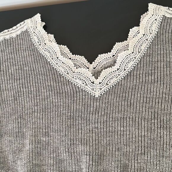 NWOT-SHEIN LACE SWEATER - Picture 2 of 8